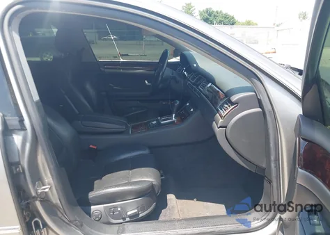 2004 Audi A8 L 4.2 из США, поврежденный, VIN WAUML44E74N015221